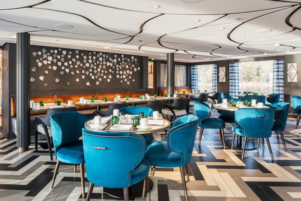 Uniworld SS Elisabeth - Restaurant 3.jpg